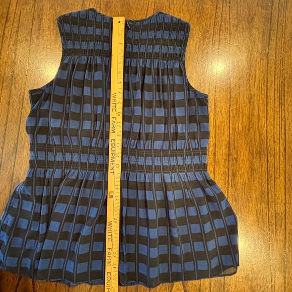 Club Monaco blue and black striped sleeveless lined blouse size M - Picture 14 of 14